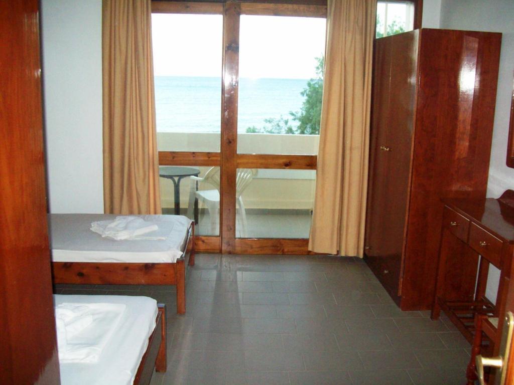 Kato Stalos Beach Exterior foto